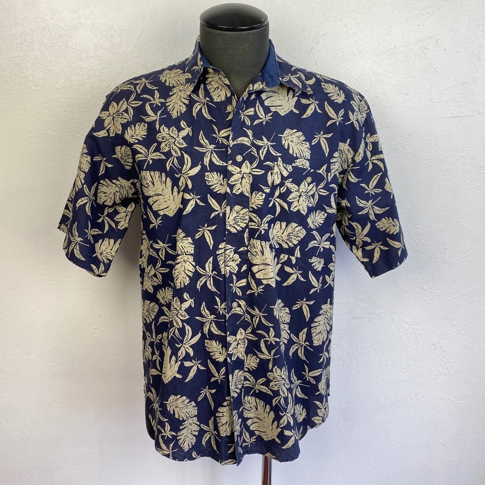 Bugle Boy Co. Mens Shirt Medium Blue Floral Short Sleeves Ramie Cotton Casual